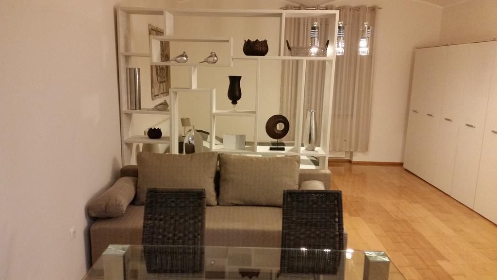 Apartment Eleven