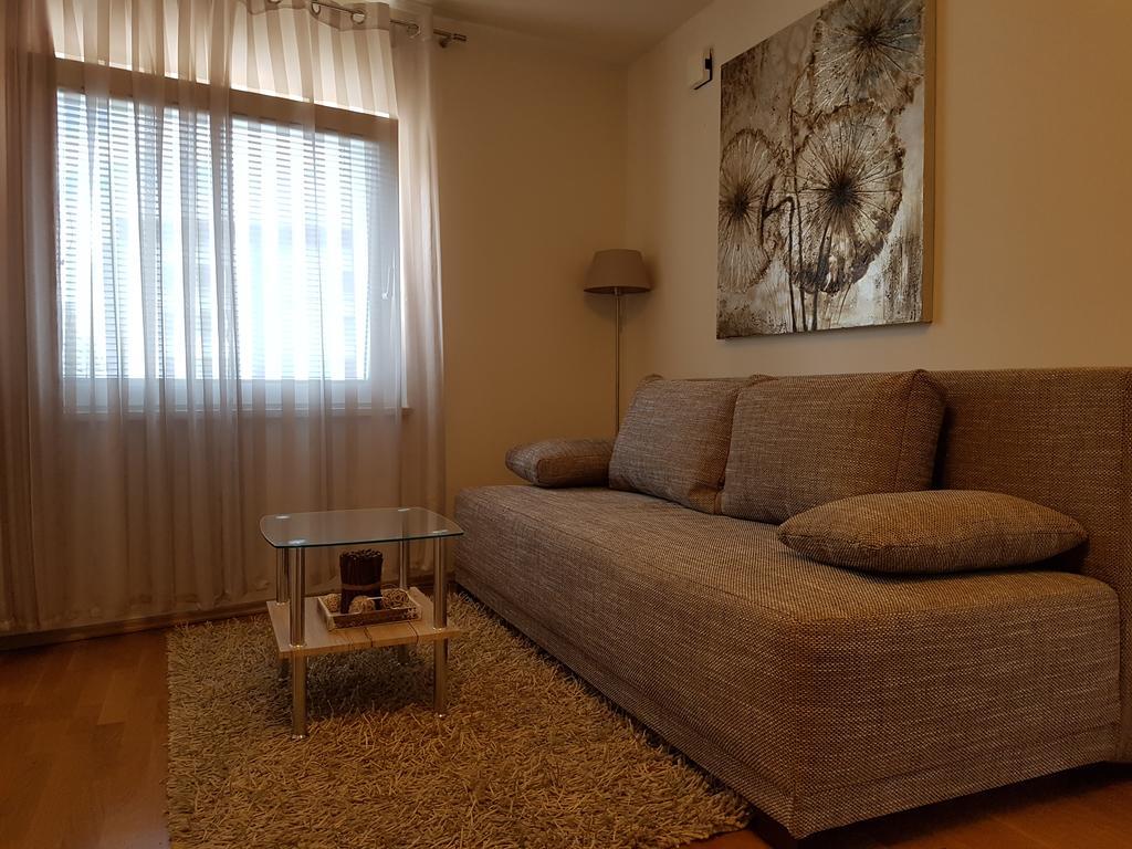 Apartment Eleven